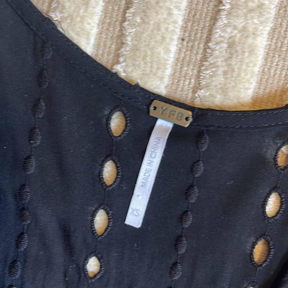 Eyelet maxi dress - Picture 5 of 8